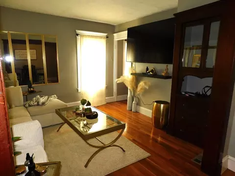 Living - 190-192 College St, Springfield, MA 01109 photo 4 of 5