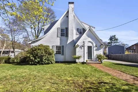 51 Westwood Rd, Stoneham, MA 02180