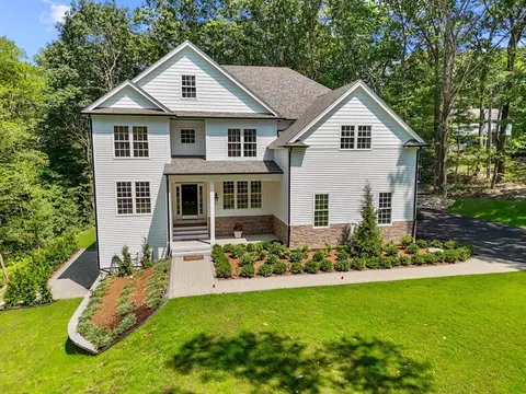 91 Cherry St, Shrewsbury, MA 01545