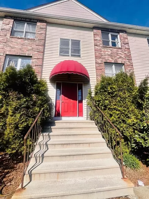 10 Nuttall Ln #9, Worcester, MA 01604