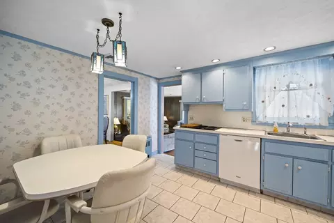 246 Colwell Dr, Dedham, MA 02026 photo 8