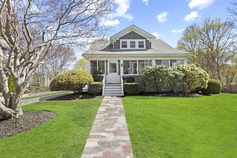 40 Erin St, Whitman, MA 02382