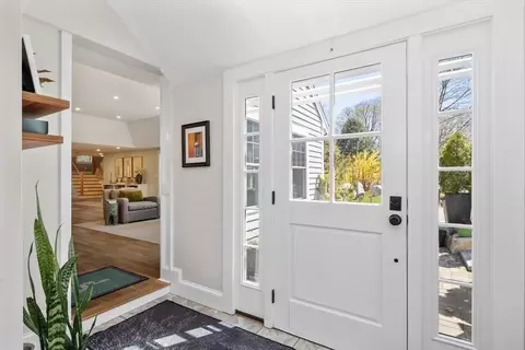 Entry Way - 5 Smith Way, Hingham, MA 02043 photo 2 of 6
