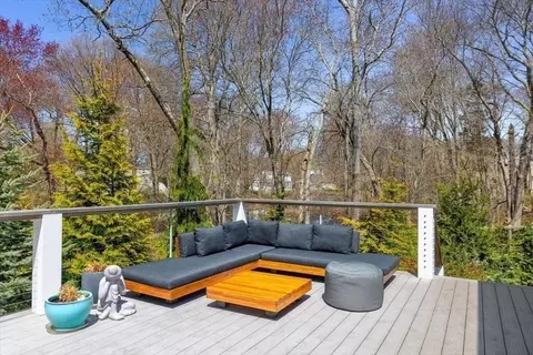 Exterior - 5 Smith Way, Hingham, MA 02043 photo 5 of 10