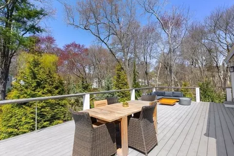 Exterior - 5 Smith Way, Hingham, MA 02043 photo 6 of 10