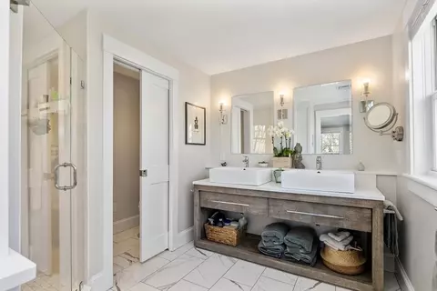 Bath - 5 Smith Way, Hingham, MA 02043 photo 3 of 4