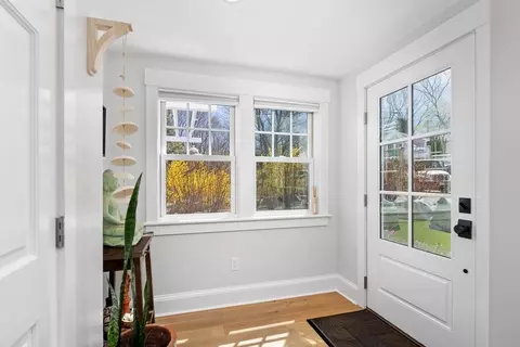 Entry Way - 5 Smith Way, Hingham, MA 02043 photo 4 of 6