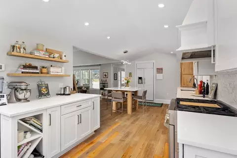 Kitchen - 5 Smith Way, Hingham, MA 02043 photo 5 of 6