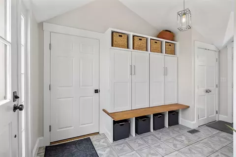 Entry Way - 5 Smith Way, Hingham, MA 02043 photo 1 of 6