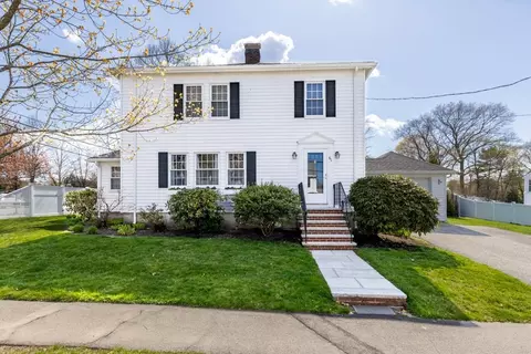 61 Century Ln, Milton, MA 02186