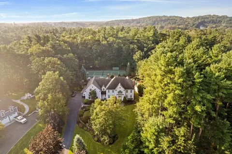 198 Lancaster Rd, North Andover, MA 01845
