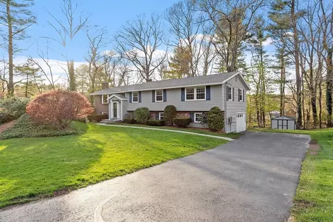 5 Dakota Dr, Chelmsford, MA 01824