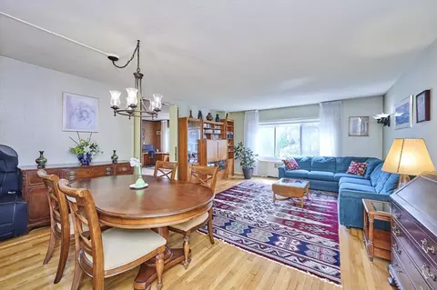 22 Chestnut Pl #102, Brookline, MA 02445