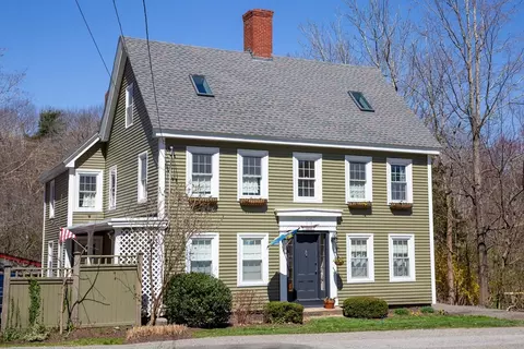 85 Southern Ave, Essex, MA 01929