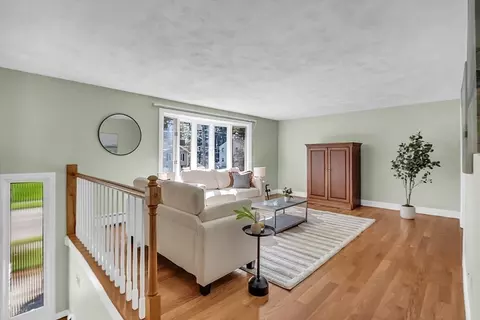 31 Hemlock Rd, Reading, MA 01867 photo 4