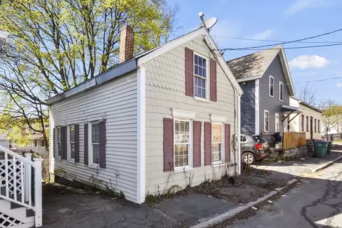 15 Morris St, Fitchburg, MA 01420