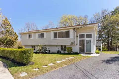 9 Wharton Ct, Boston, MA 02136