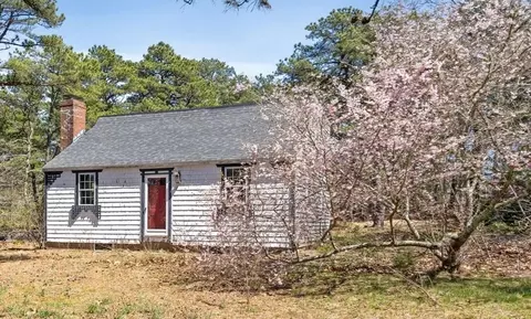 604 State Highway Route 6, Wellfleet, MA 02667