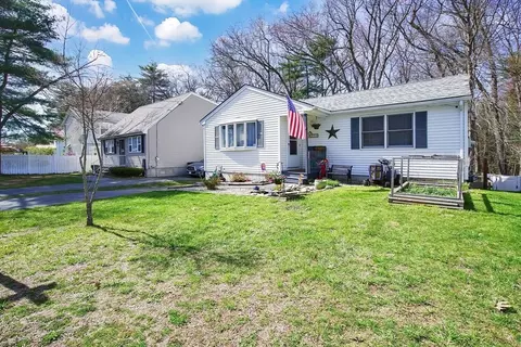 Exterior - 338 Parkerview St, Springfield, MA 01129 photo 3 of 11