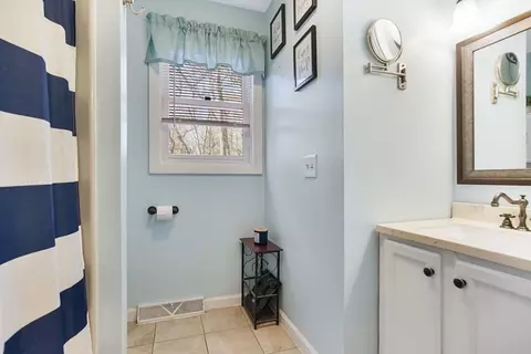 Bath - 338 Parkerview St, Springfield, MA 01129 photo 2 of 2