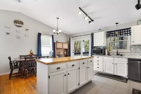 Kitchen - 338 Parkerview St, Springfield, MA 01129 photo 3 of 6