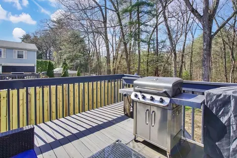 Exterior - 338 Parkerview St, Springfield, MA 01129 photo 11 of 11