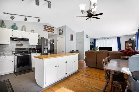 Kitchen - 338 Parkerview St, Springfield, MA 01129 photo 2 of 6
