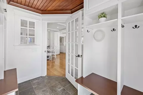 Entry Way - 3 Goldthwait Rd, Marblehead, MA 01945 photo 1 of 3