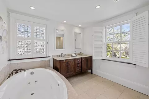 Bath - 3 Goldthwait Rd, Marblehead, MA 01945 photo 1 of 1