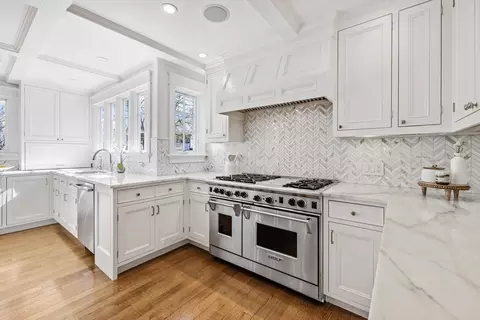 Kitchen - 3 Goldthwait Rd, Marblehead, MA 01945 photo 2 of 4