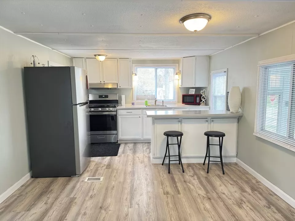  4 Mayflower Ave, Taunton, MA 02780 photo 15