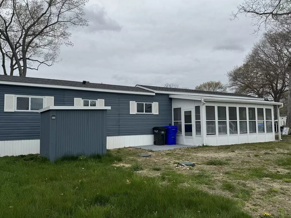  4 Mayflower Ave, Taunton, MA 02780 photo 1