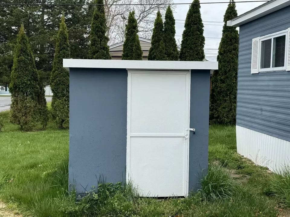  4 Mayflower Ave, Taunton, MA 02780 photo 3