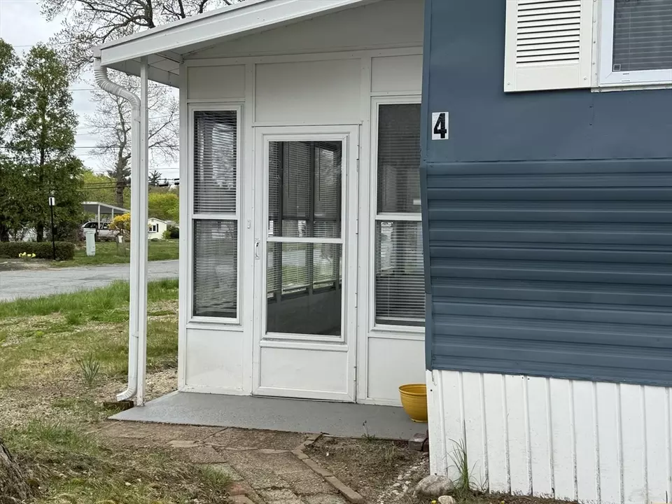  4 Mayflower Ave, Taunton, MA 02780 photo 6