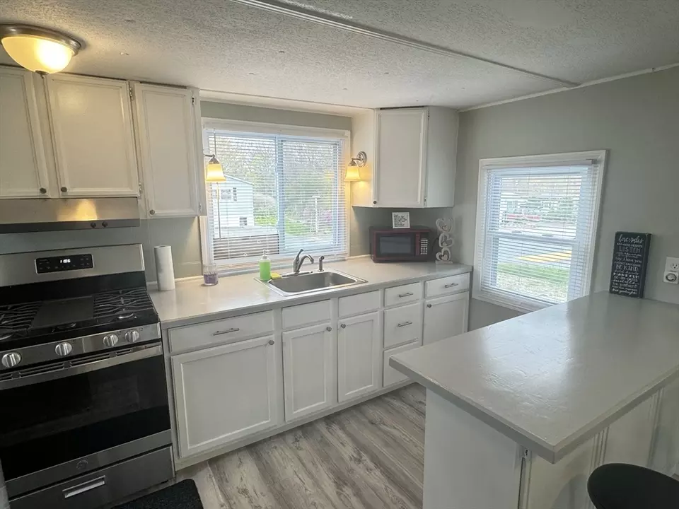  4 Mayflower Ave, Taunton, MA 02780 photo 11