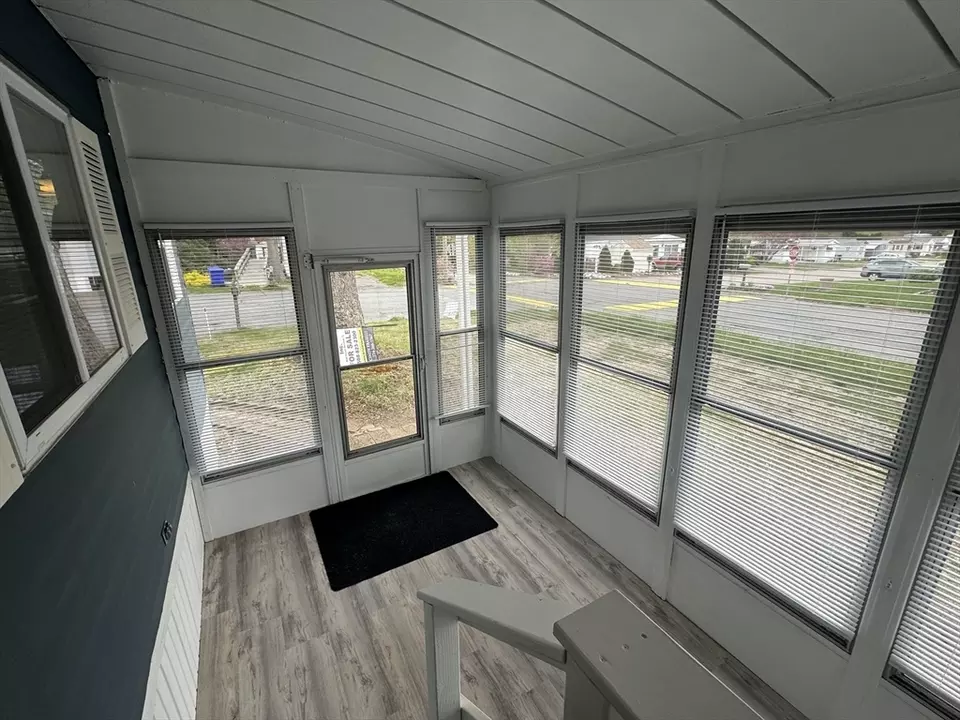  4 Mayflower Ave, Taunton, MA 02780 photo 9