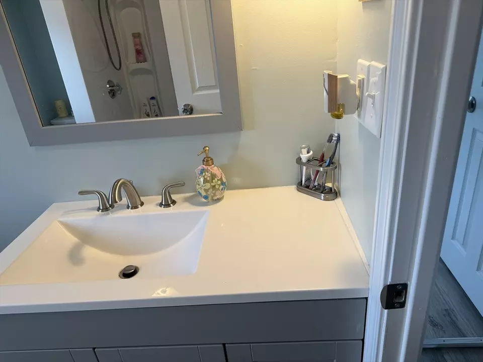  4 Mayflower Ave, Taunton, MA 02780 photo 23