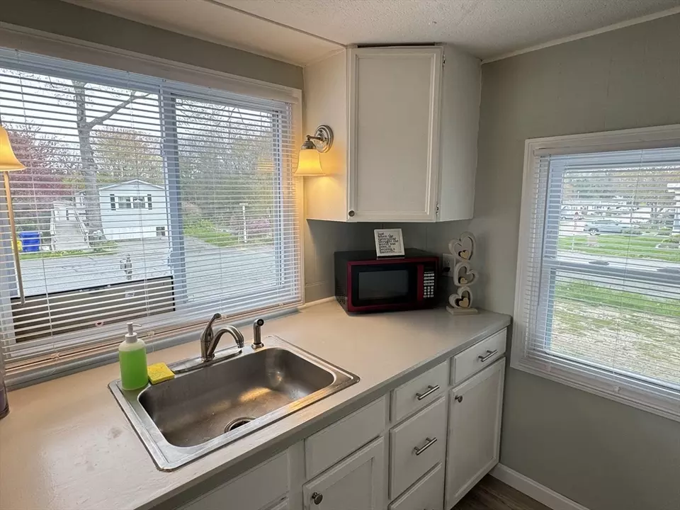  4 Mayflower Ave, Taunton, MA 02780 photo 13