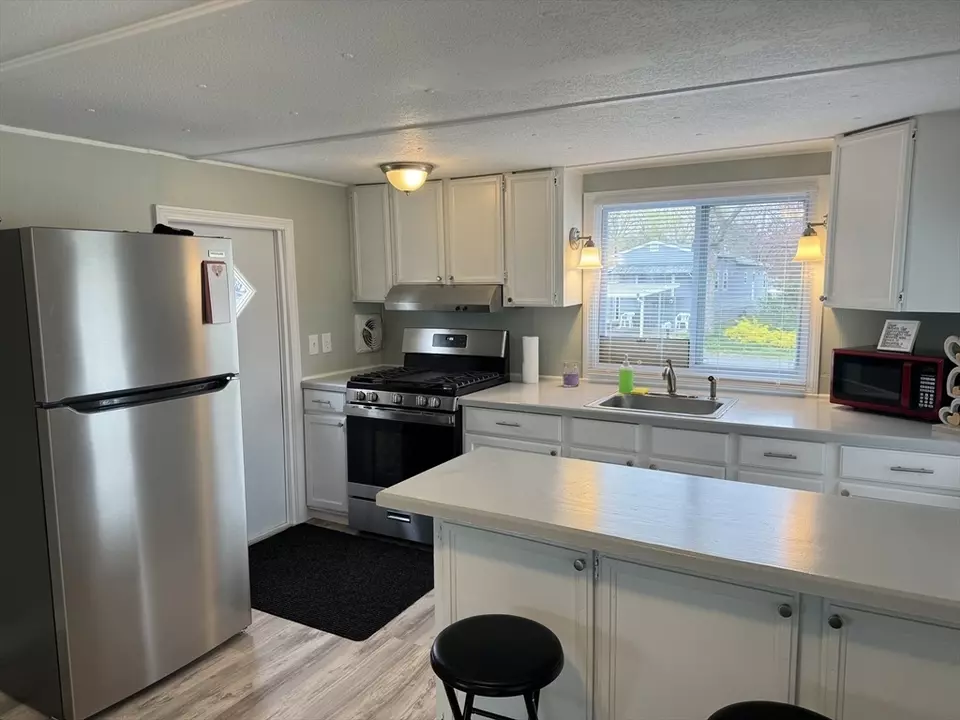  4 Mayflower Ave, Taunton, MA 02780 photo 10