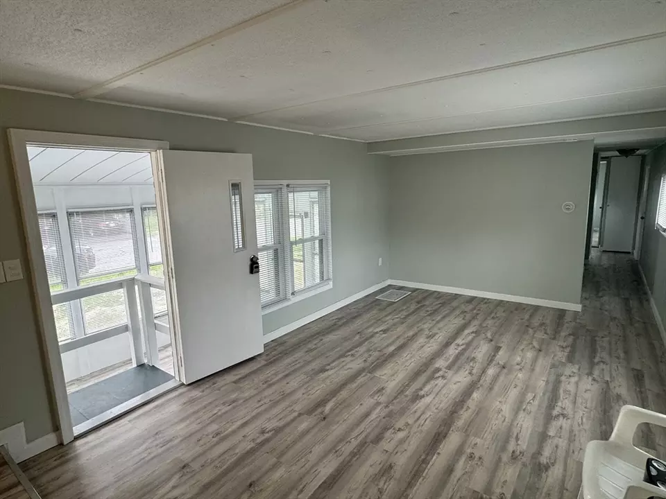  4 Mayflower Ave, Taunton, MA 02780 photo 17