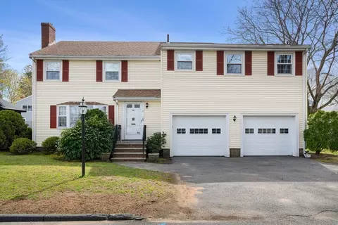 4 Bay View Cir, Salem, MA 01970