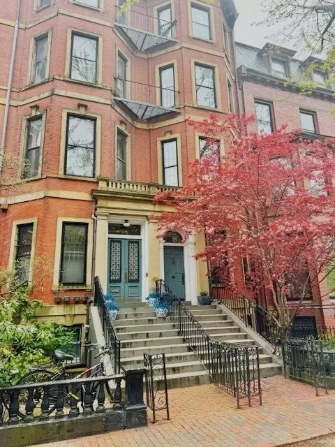80 Marlborough St #4, Boston, MA 02116