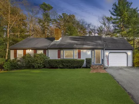 70 Sea Robin Rd, Barnstable, MA 02655