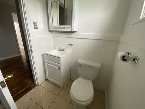 Bath - 61-63 Ames St, Springfield, MA 01104 photo 1 of 3
