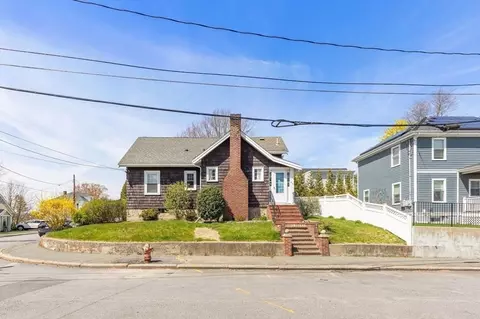 43 Indiana Ter, Newton, MA 02464