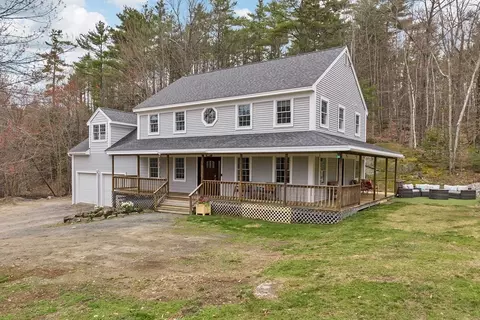 23 Central St, Sunapee, NH 03782