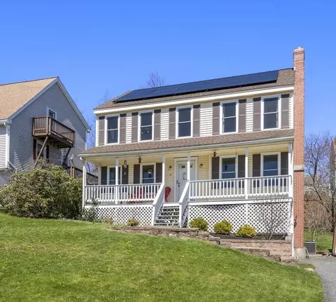14 Fox Meadow Dr, Worcester, MA 01602