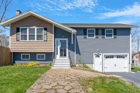 40 Princeton Dr, Milford, MA 01757