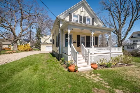 4 Mount Locust Ave, Rockport, MA 01966