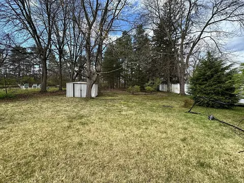 Exterior - 32 Brittany Rd, Springfield, MA 01151 photo 5 of 6